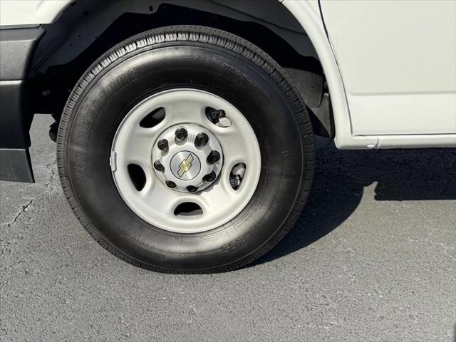 2025 Chevrolet Express Cargo Van RWD 2500 Extended Wheelbase WT