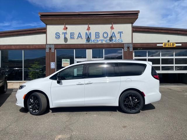 2026 Chrysler Pacifica PACIFICA SELECT AWD