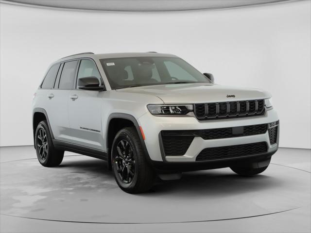 2026 Jeep Grand Cherokee Altitude 4x4 for sale in Amityville, NY