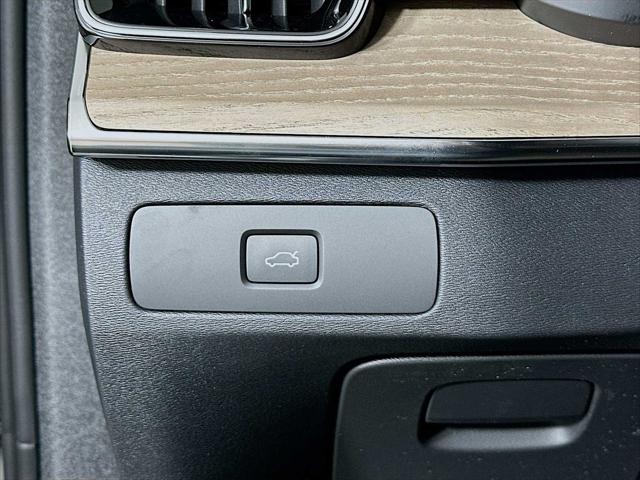 2026 Volvo XC90 Plus, B5 AWD Gas (mild hybrid), Gasoline, Bright, 7 Seats