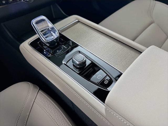 2026 Volvo XC90 Plus, B5 AWD Gas (mild hybrid), Gasoline, Bright, 7 Seats