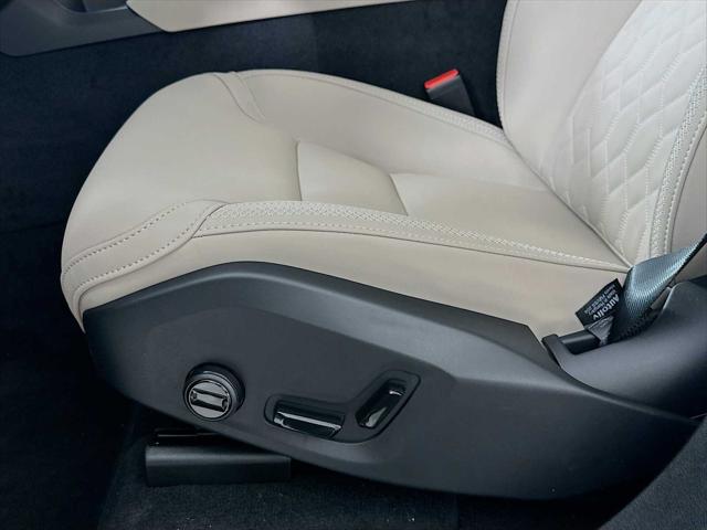 2026 Volvo XC90 Plus, B5 AWD Gas (mild hybrid), Gasoline, Bright, 7 Seats