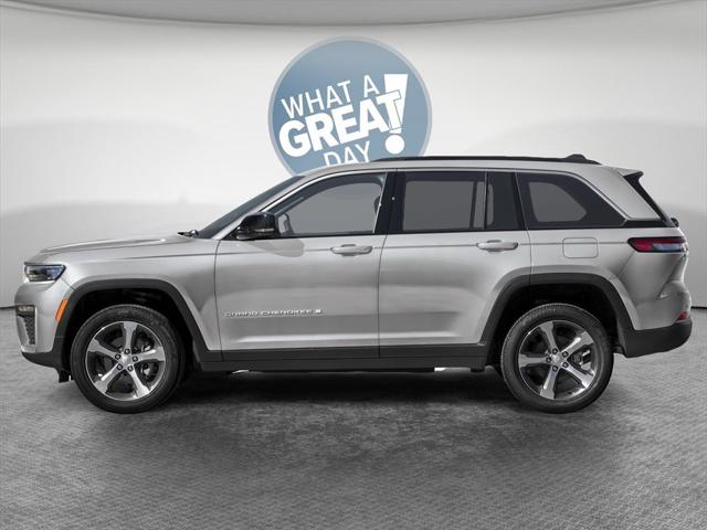 2026 Jeep Grand Cherokee GRAND CHEROKEE LAREDO ALTITUDE 4X4 2026 Jeep Grand Cherokee GRAND CHEROKEE LAREDO ALTITUDE 4X4