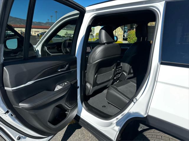 2026 Jeep Grand Cherokee Altitude 4x4
