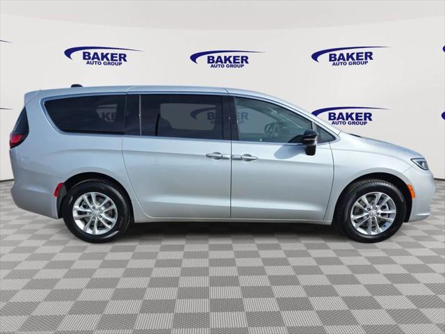 2026 Chrysler Pacifica PACIFICA SELECT AWD
