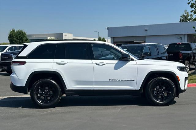 2026 Jeep Grand Cherokee GRAND CHEROKEE LAREDO ALTITUDE 4X4