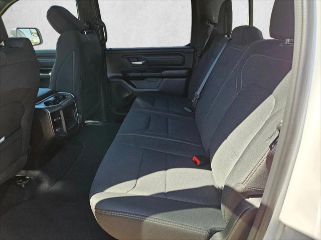 2026 Ram 1500 Express Crew Cab 4x4 5'7" Box