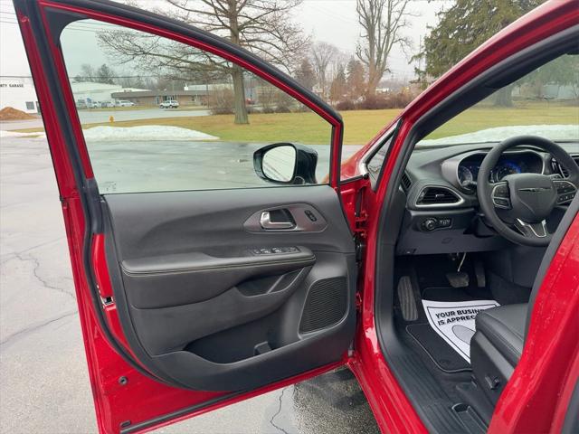 2026 Chrysler Pacifica PACIFICA SELECT AWD