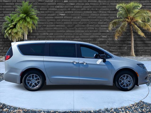 2026 Chrysler Voyager VOYAGER LX
