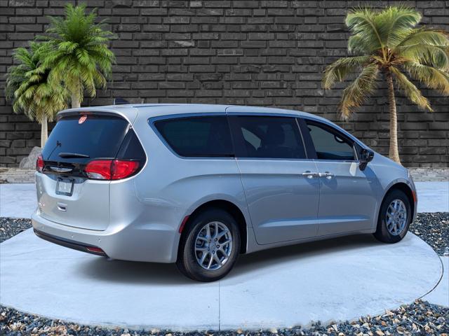 2026 Chrysler Voyager VOYAGER LX