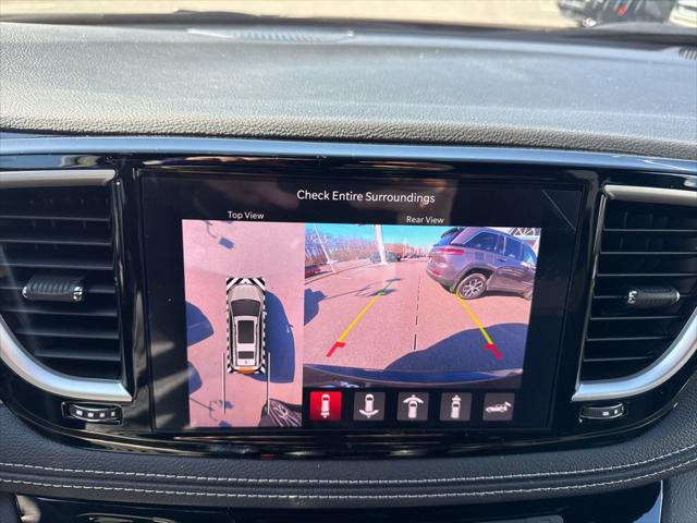 2026 Chrysler Pacifica Select AWD