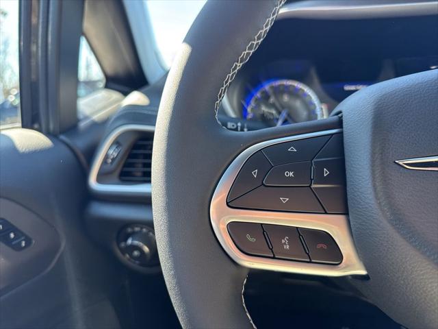 2026 Chrysler Pacifica Select AWD