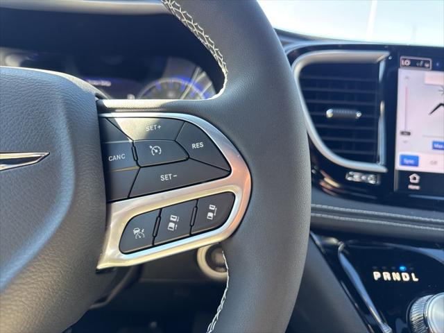 2026 Chrysler Pacifica Select AWD