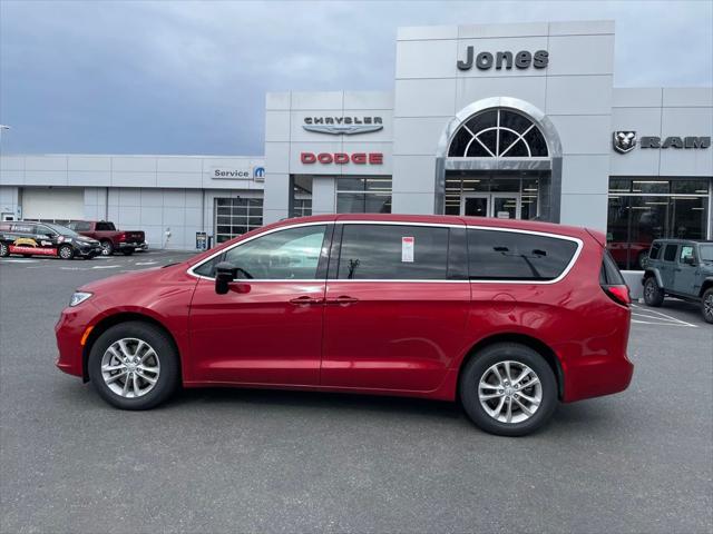 2026 Chrysler Pacifica Select AWD