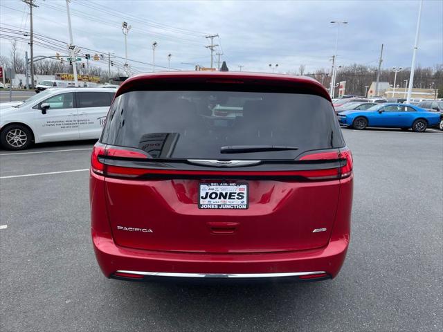 2026 Chrysler Pacifica Select AWD