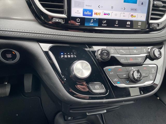 2026 Chrysler Pacifica Select AWD