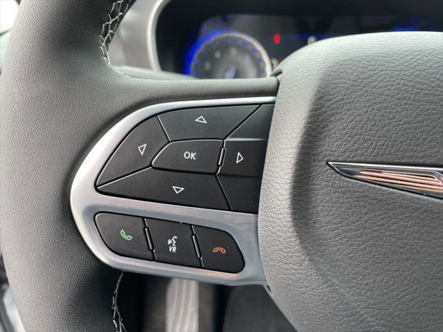 2026 Chrysler Pacifica Select AWD