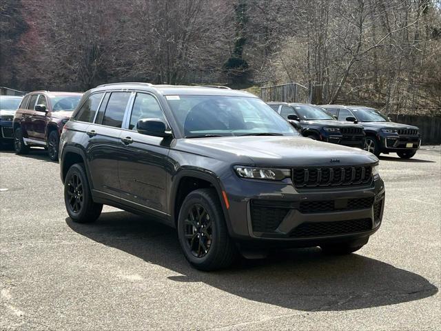 2026 Jeep Grand Cherokee Altitude 4x4 for sale in Greenvale, NY