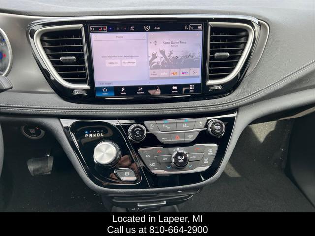 2026 Chrysler Pacifica Select