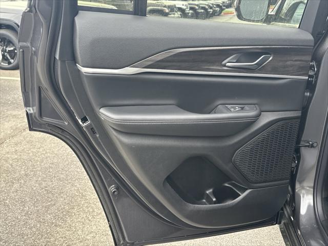 2026 Jeep Grand Cherokee Altitude 4x4