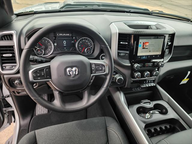 2026 RAM Ram 1500 RAM 1500 EXPRESS CREW CAB 4X4 57 BOX