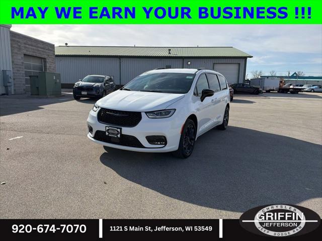 2026 Chrysler Pacifica PACIFICA SELECT AWD
