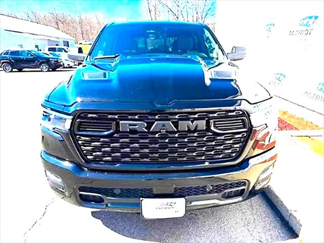 2026 Ram 1500 Express Crew Cab 4x4 5'7" Box