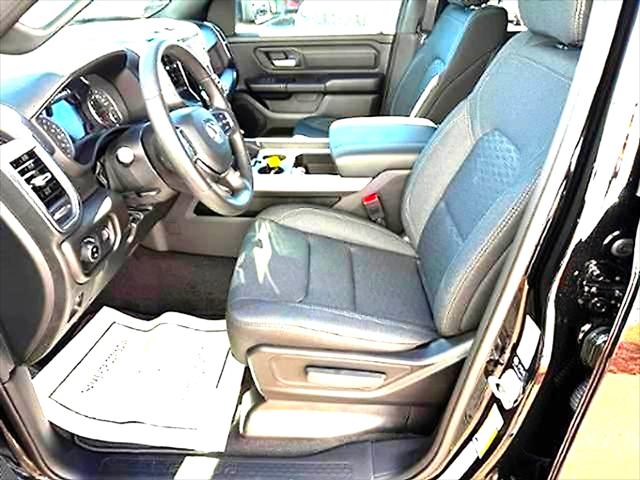 2026 Ram 1500 Express Crew Cab 4x4 5'7" Box