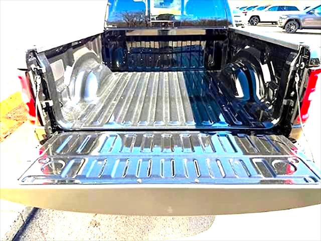2026 Ram 1500 Express Crew Cab 4x4 5'7" Box