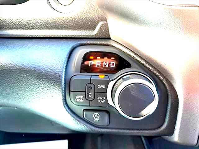 2026 Ram 1500 Express Crew Cab 4x4 5'7" Box
