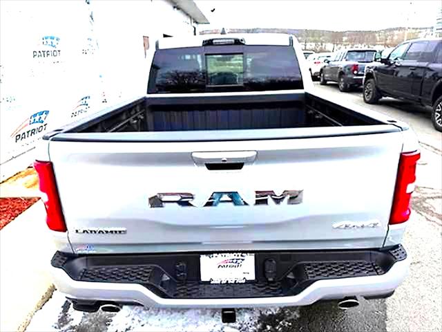 2026 Ram 1500 Laramie Crew Cab 4x4 5'7" Box
