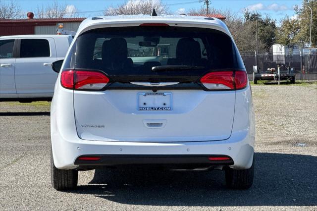 2026 Chrysler Voyager LX