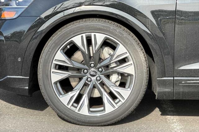 2026 Audi Q8 Premium Plus 55 TFSI quattro Tiptronic