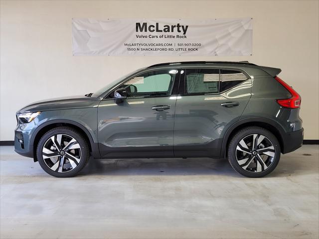 2026 Volvo XC40 Ultra, B5 AWD Gas (mild hybrid), Dark