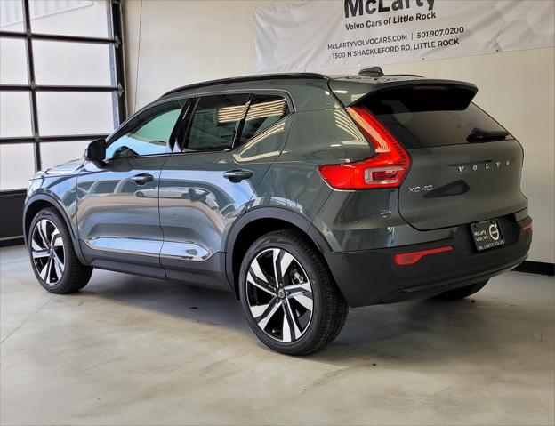 2026 Volvo XC40 Ultra, B5 AWD Gas (mild hybrid), Dark