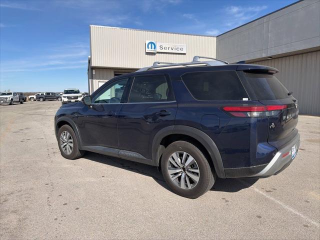 2023 Nissan Pathfinder SL 4WD