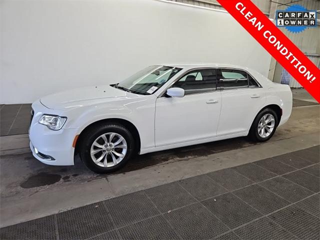 2022 Chrysler 300 Touring