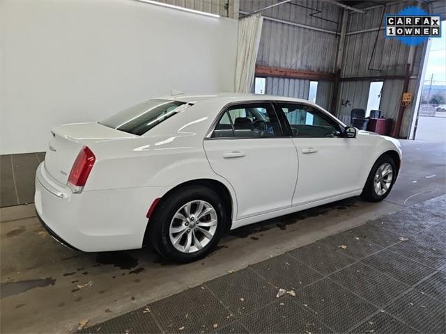2022 Chrysler 300 Touring