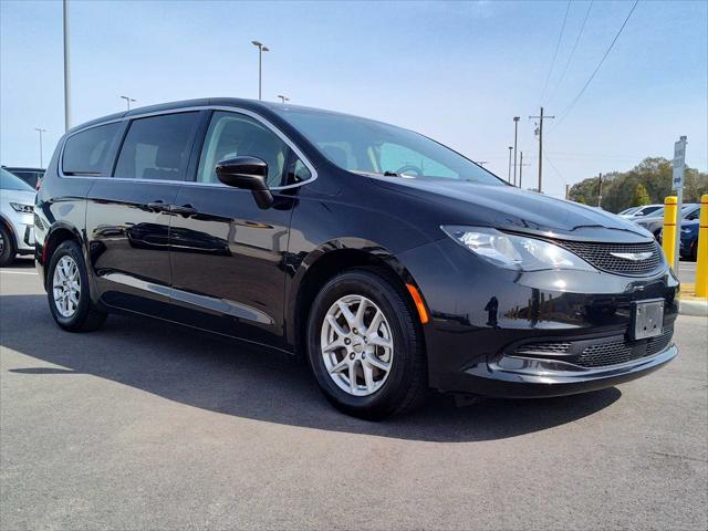 2023 Chrysler Voyager LX