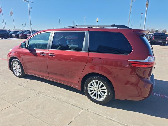 2015 Toyota Sienna XLE 8 Passenger 2015 Toyota Sienna XLE 8 Passenger