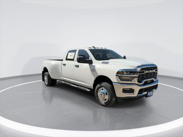 2026 RAM Ram 3500 RAM 3500 TRADESMAN CREW CAB 4X4 8 BOX