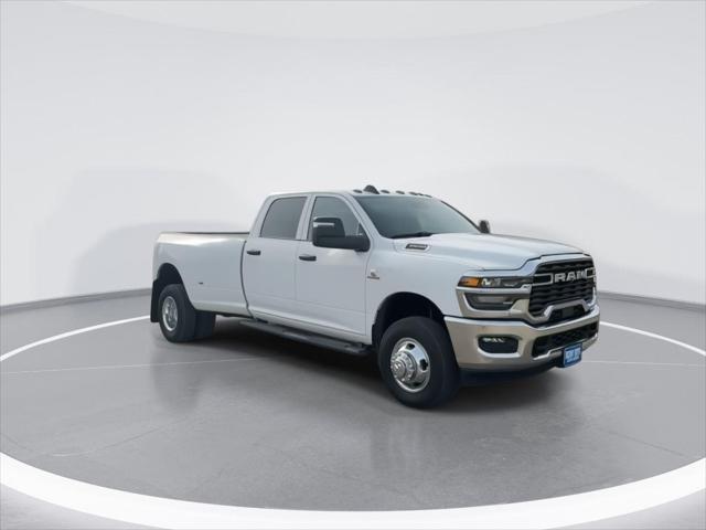 2026 RAM Ram 3500 RAM 3500 TRADESMAN CREW CAB 4X4 8 BOX