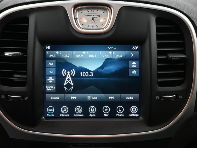 2023 Chrysler 300 Touring L