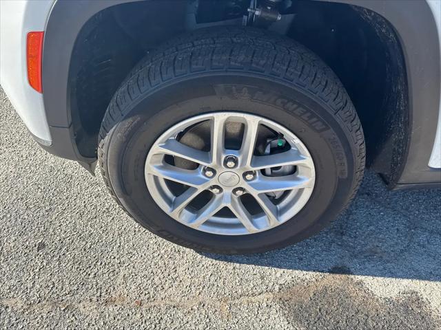2025 Jeep Grand Cherokee L Laredo 4x2