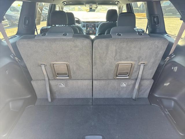 2025 Jeep Grand Cherokee L Laredo 4x2