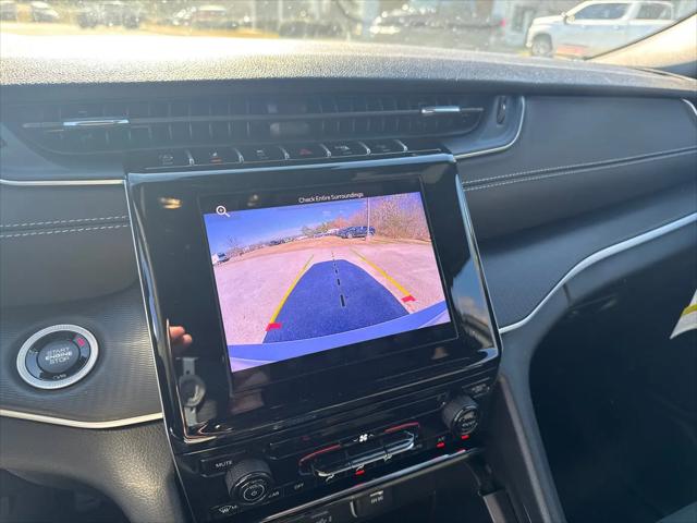 2025 Jeep Grand Cherokee L Laredo 4x2