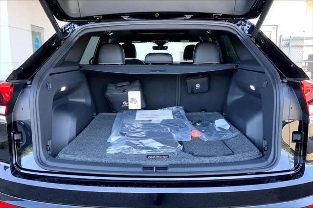 2026 Volkswagen Atlas Cross Sport SEL Premium R-Line