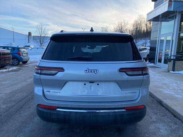 2022 Jeep Grand Cherokee L Laredo 4x4 2022 Jeep Grand Cherokee L Laredo 4x4