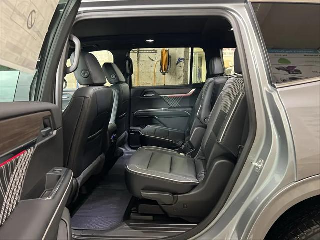 2026 GMC Acadia Denali FWD