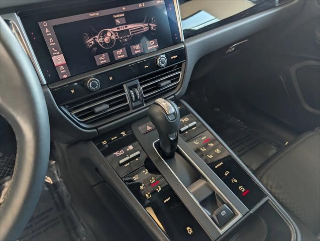 2023 Porsche Macan T